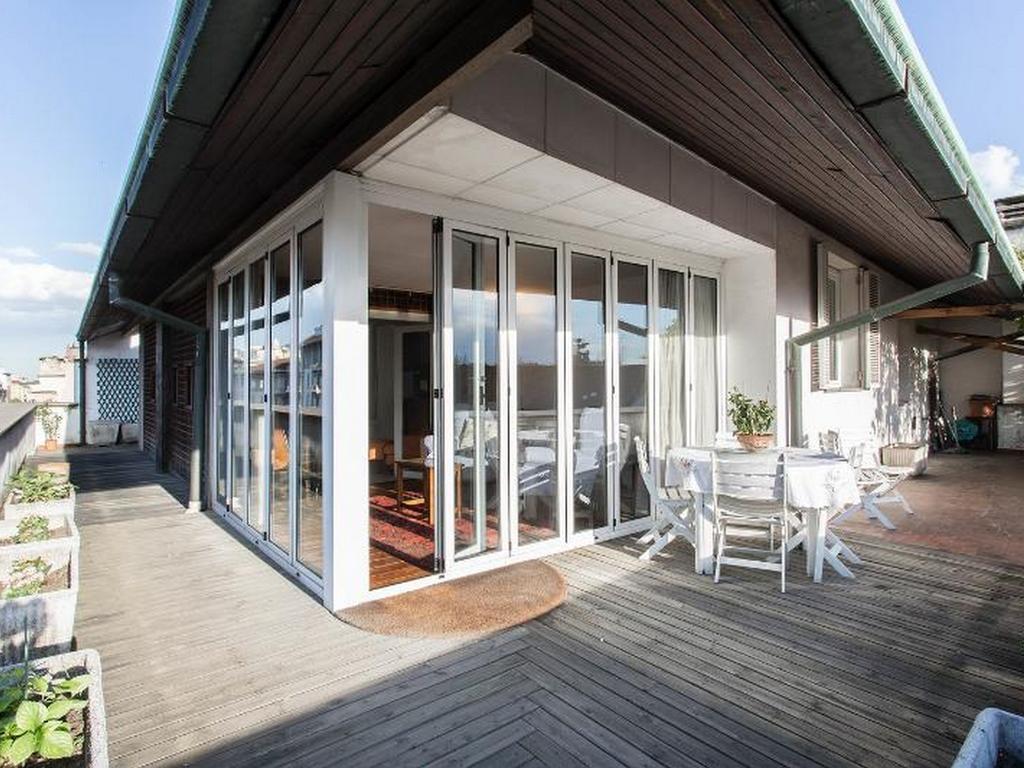 Roomy Apartment Duomo & San Babila Милано Екстериор снимка