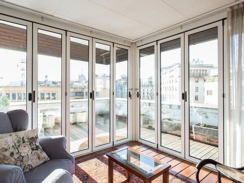Roomy Apartment Duomo & San Babila Милано Екстериор снимка