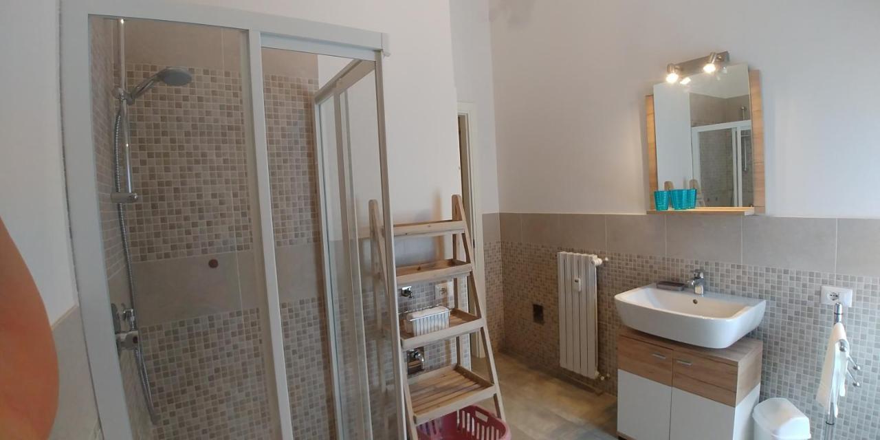 Roomy Apartment Duomo & San Babila Милано Екстериор снимка