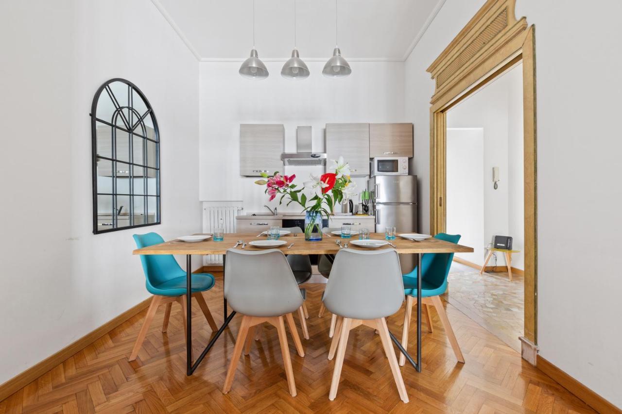 Roomy Apartment Duomo & San Babila Милано Екстериор снимка