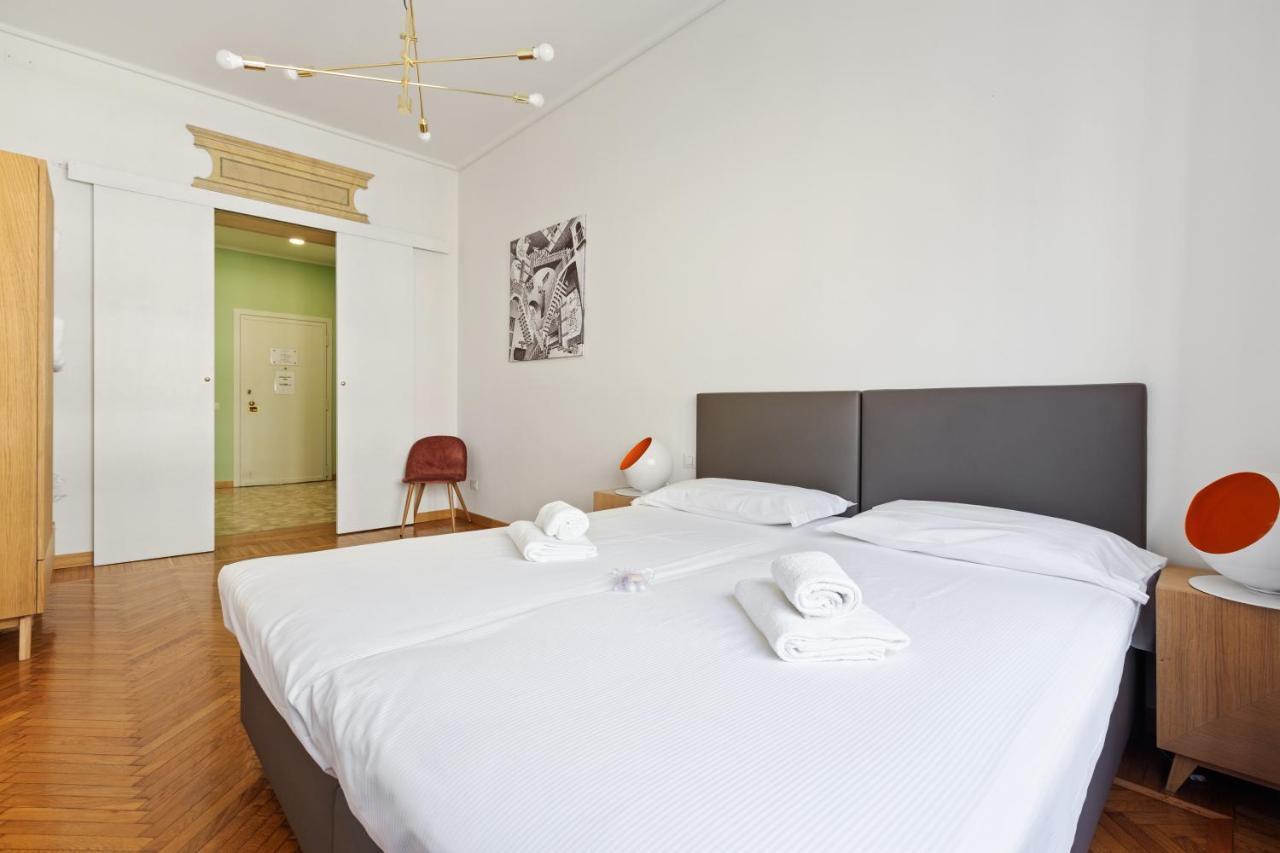 Roomy Apartment Duomo & San Babila Милано Екстериор снимка