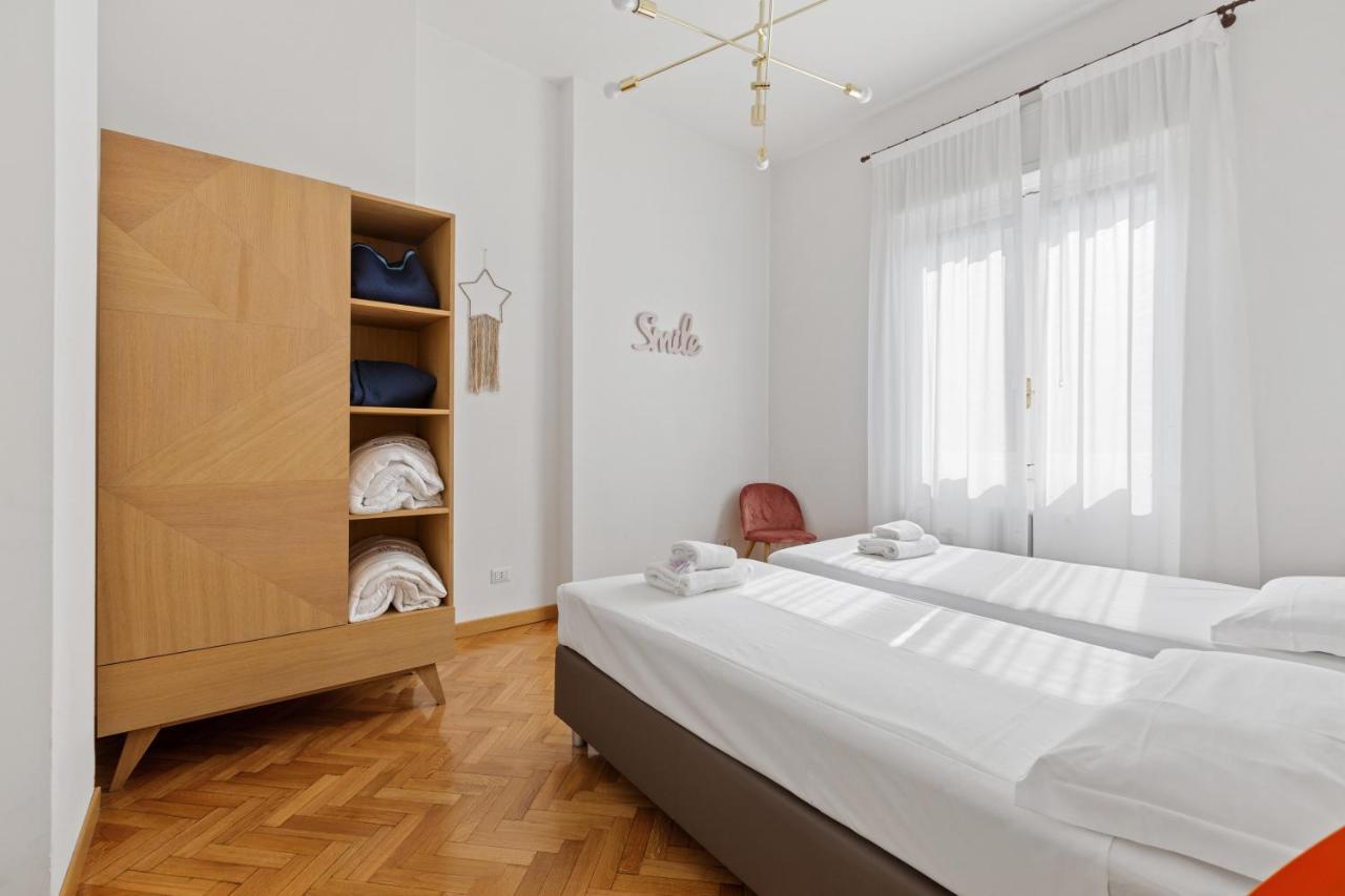 Roomy Apartment Duomo & San Babila Милано Екстериор снимка